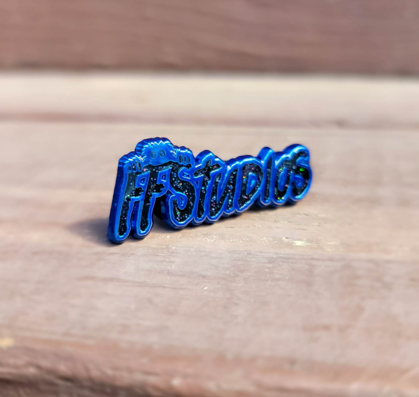 Logo Pins